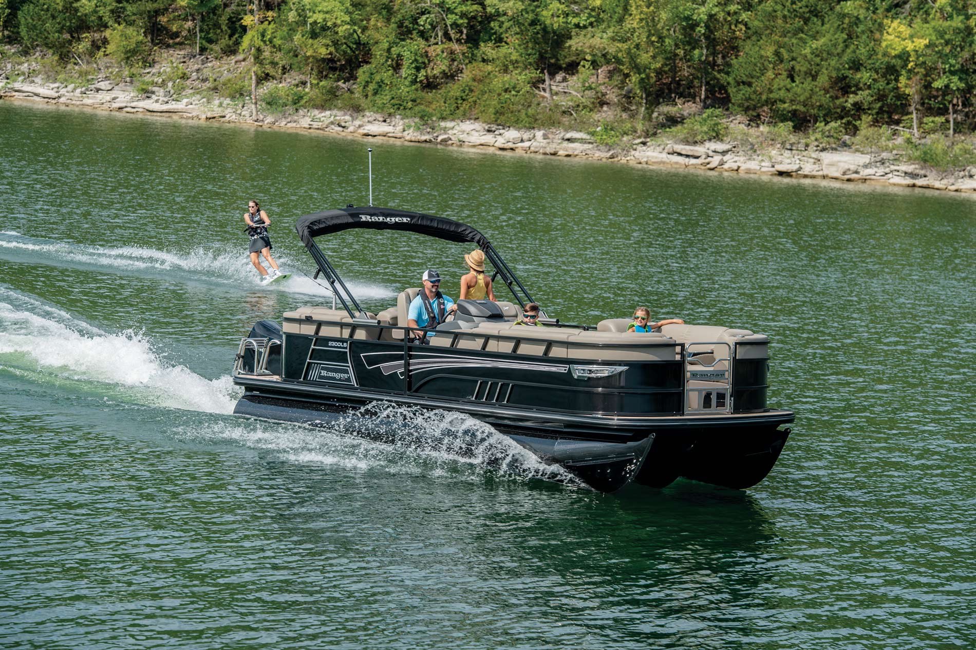 The Ultimate Pontoon Buyers Guide 2023: Essential Tips for Smart Purchasing  - Seamagazine