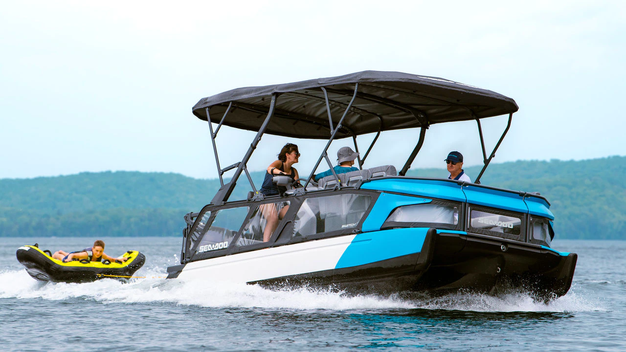 Sea Doo Pontoon Boat: Ultimate Guide for Buyers in 2023 - Seamagazine